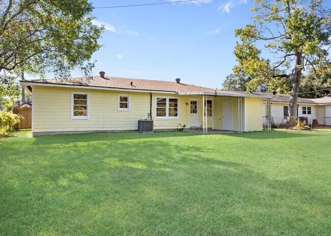 Building Photo - 5470 Spencer Dr