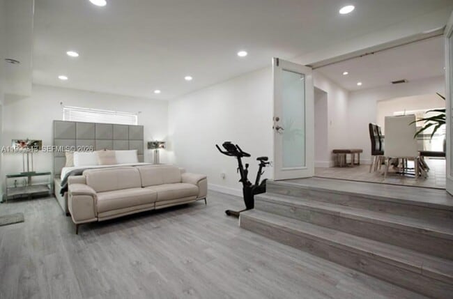 Building Photo - 3675 SW 26th St