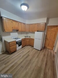 Building Photo - 551 Cherry St