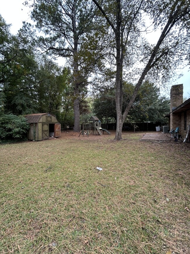 Building Photo - 4343 Hampton Ln