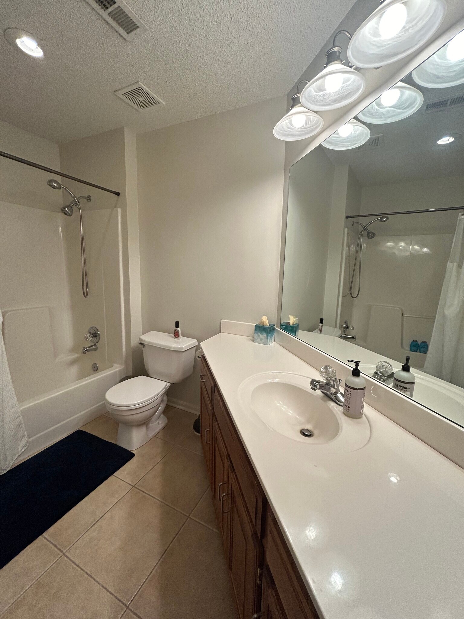 Guest Bath - 9505 NW 86th Ter