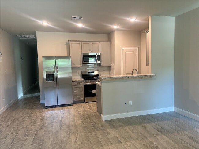 Building Photo - 104 Turner Dr