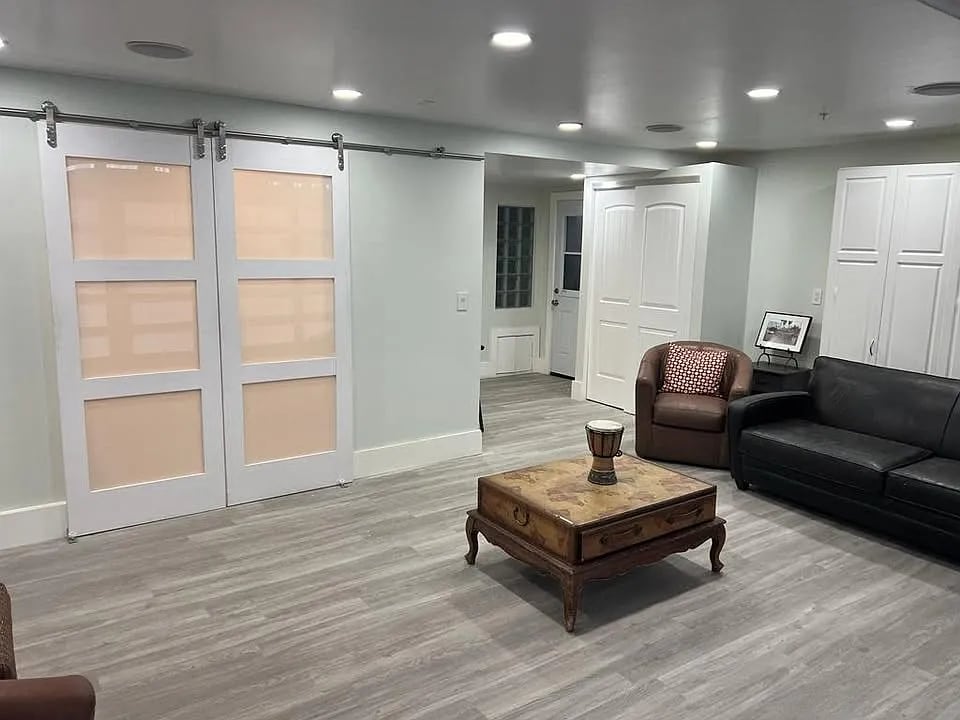 Building Photo - 206 Avenue H