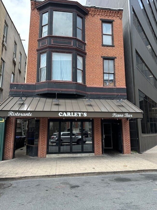 Primary Photo - 204 Locust St