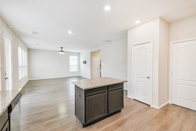 Building Photo - 2036 Elkington Cir