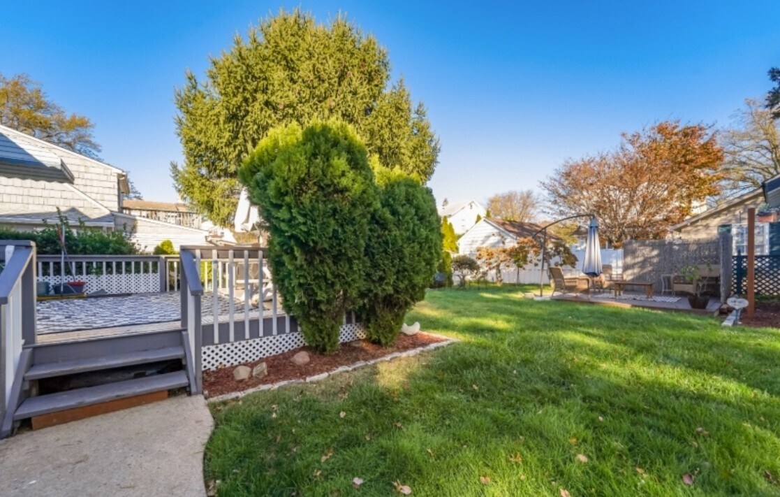 Building Photo - 391 Ward St