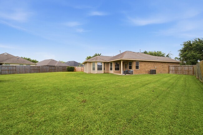 Building Photo - 4462 Gerona St