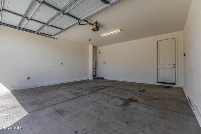 Building Photo - 2117 N 209th Ln