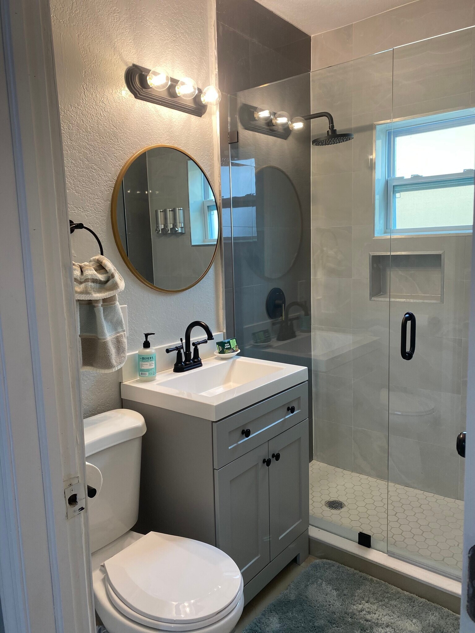 Building Photo - 2820 SW 1st St