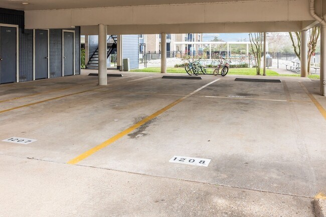 Building Photo - 18515 Egret Bay Blvd