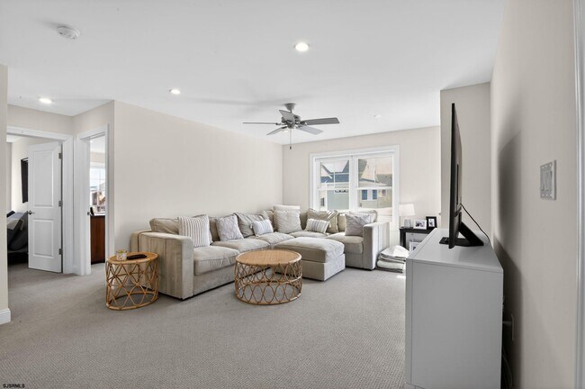 Building Photo - 103 N Madison Ave