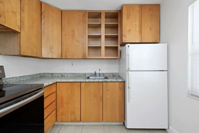 Building Photo - 5148 Tampa Bay Growth Fund 2 LLC