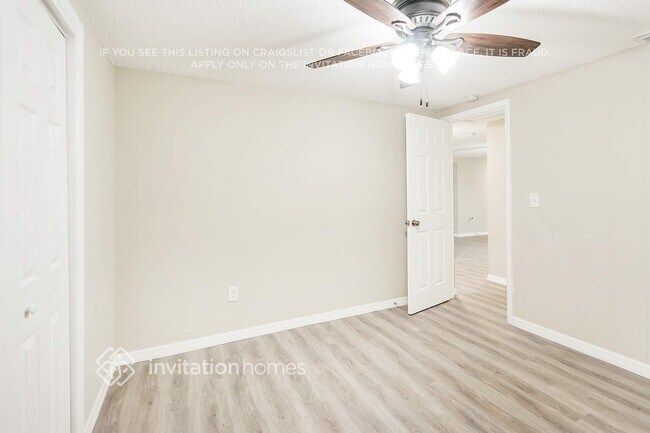 Building Photo - 15740 Sea Pines Dr