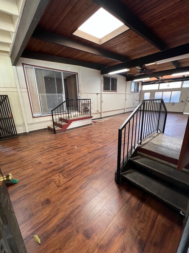 Building Photo - 949 Lehua Ave