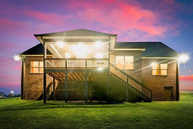 Building Photo - Stunner West of Nashville