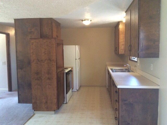 Building Photo - 670w13