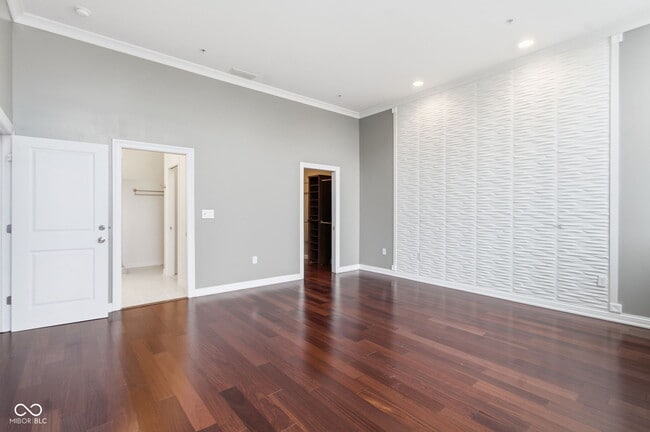 Building Photo - 141 S Meridian St