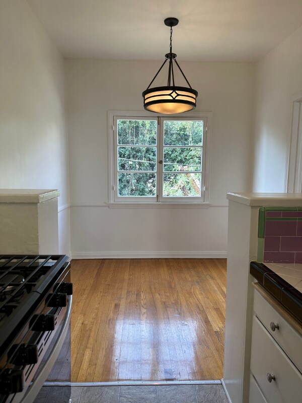 Building Photo - 415 Cloverdale Ave