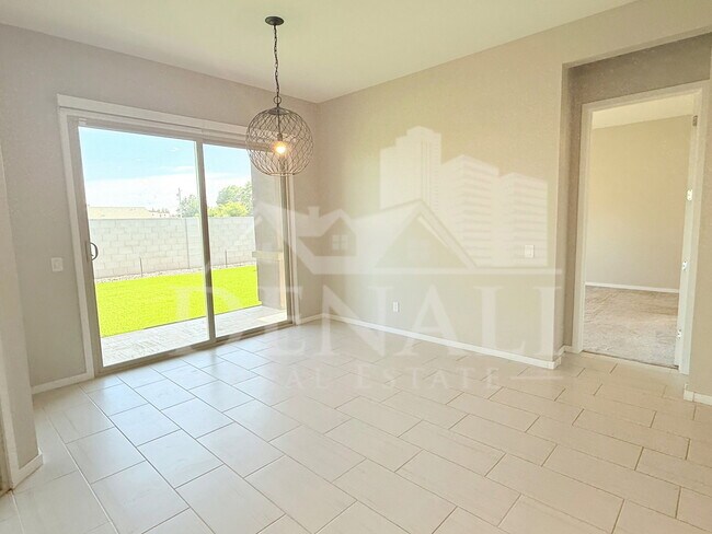 Building Photo - 1153 E Nolan Pl