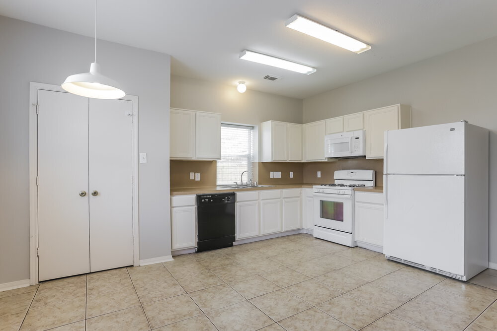 Building Photo - 3606 Evergreen Square Tr