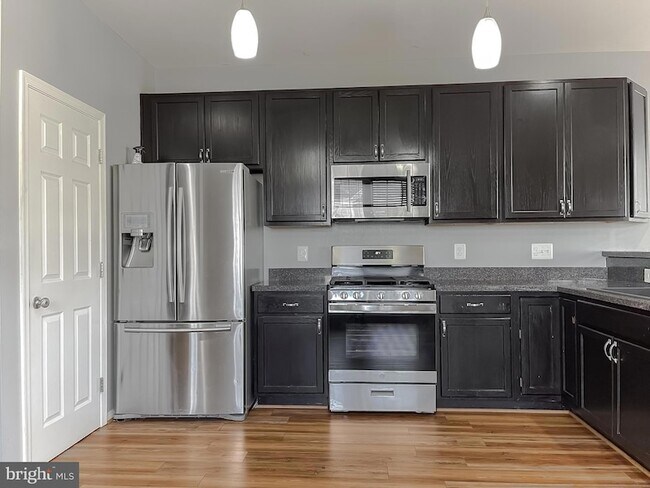 Building Photo - 45571 Catalina Ln