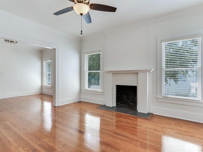 Building Photo - 2114 W Dekle Ave