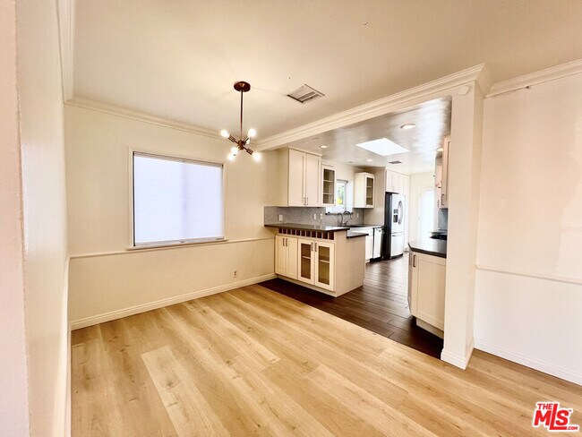 Building Photo - 7311 Dunfield Ave