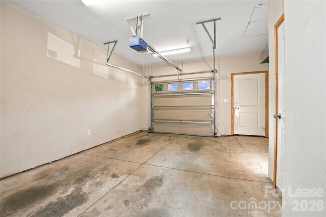 Building Photo - 732 Seigle Point Dr