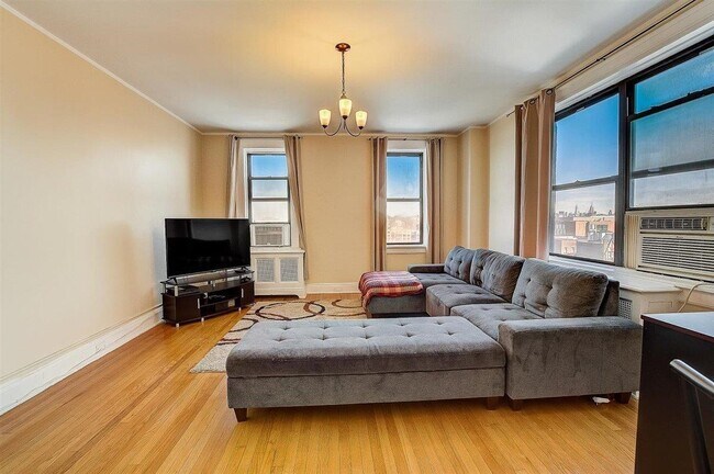 Building Photo - 2600 John F. Kennedy Blvd