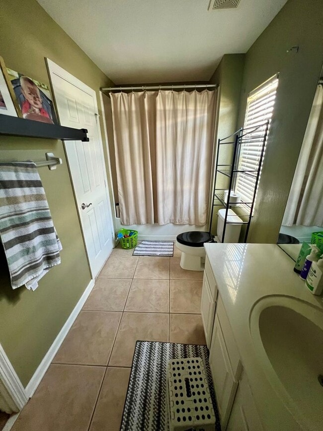 Building Photo - 3 Bedroom, 2.5 bath in Waterford Lakes ...