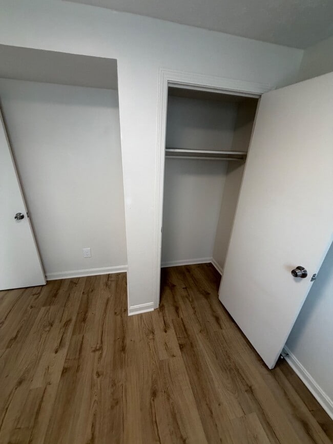 Building Photo - 6813 Wunderly Ct