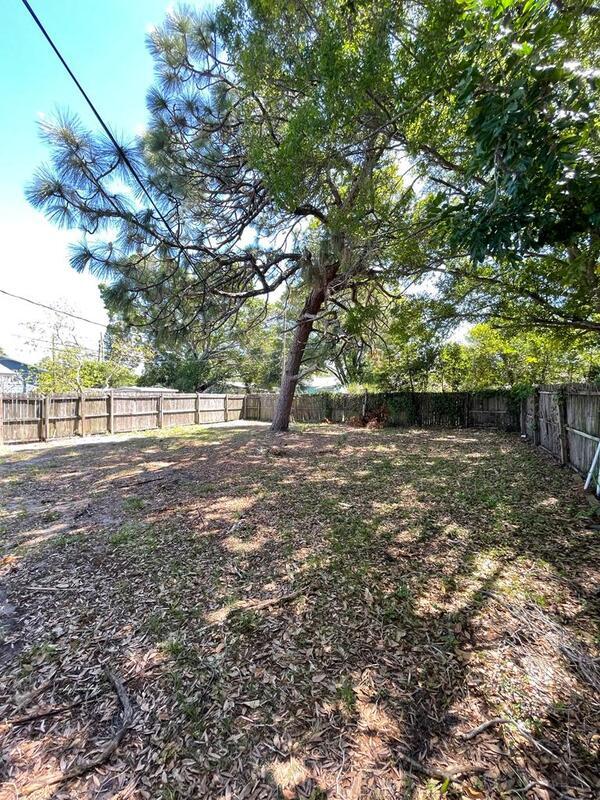 Building Photo - 4518 9th Ave S