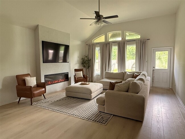 Building Photo - 23609 Zinfandel Dr
