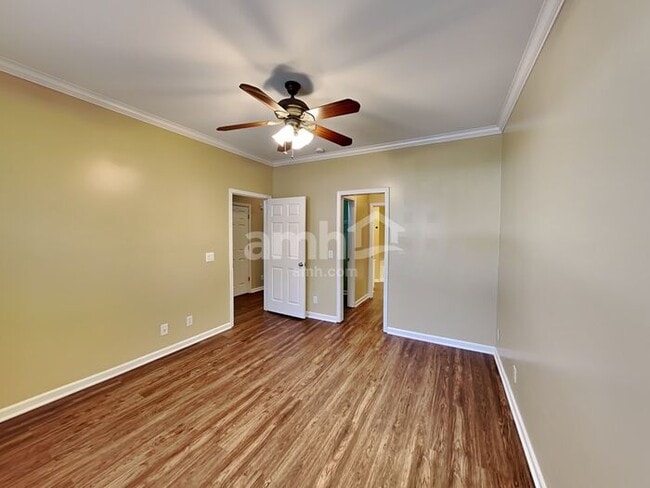 Building Photo - 100 Cross Cove Ct