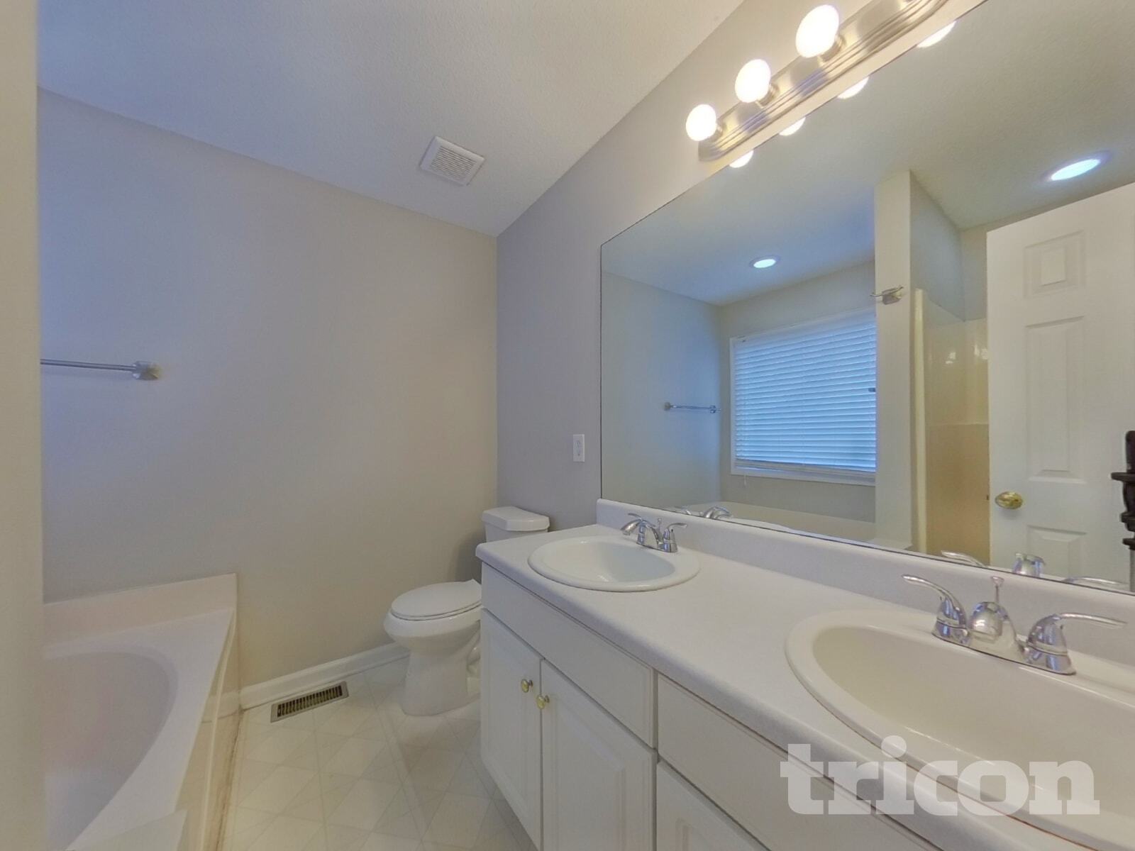 Building Photo - 3 Misty Ridge Pl