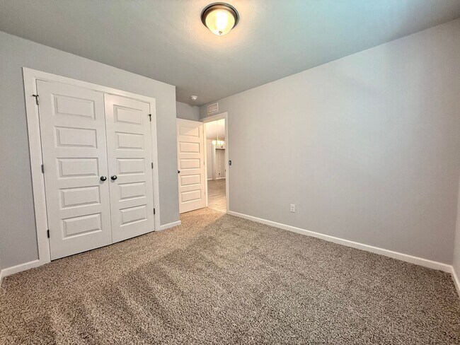 Building Photo - **Gorgeous Newer Build! 3 Bed 2 Bath**