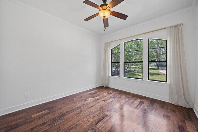 Building Photo - 206 Lido St