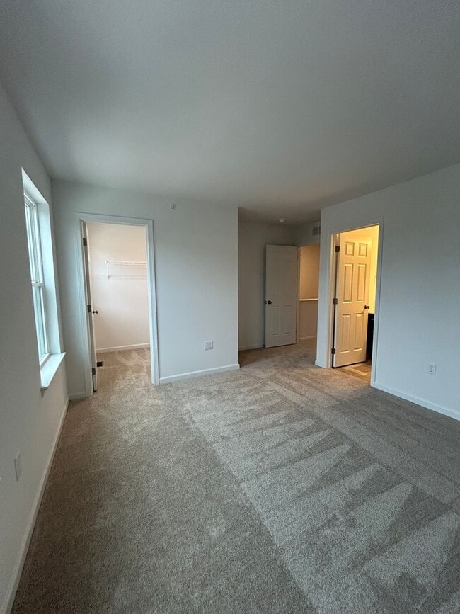 Building Photo - New End of row townhome 3 bed, 2.5 bath in Carlisle