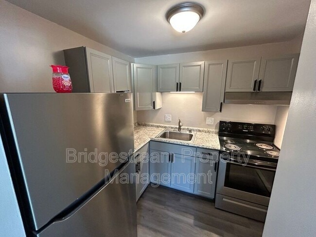 Building Photo - 305 Bellbrook Ave