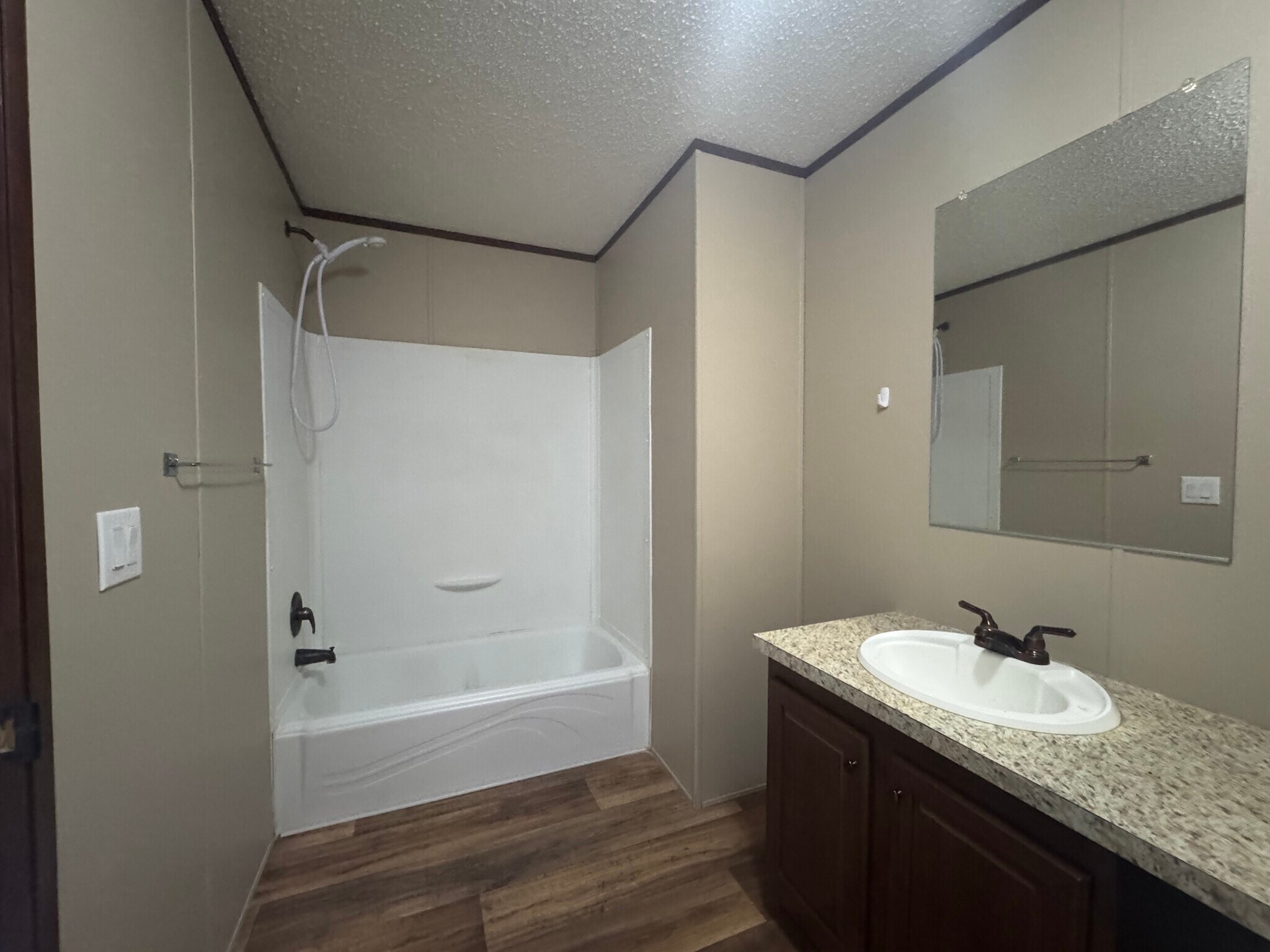 Building Photo - 4095 Geranium Ln