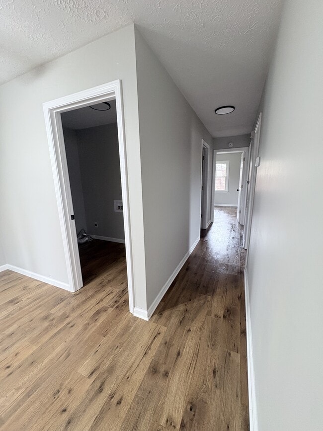 Building Photo - 103.5 Ann Dr