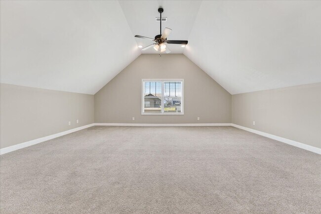 Building Photo - Pet Friendly Four Bedroom with Bonus!