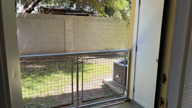 Building Photo - 501 Shiloh Dr