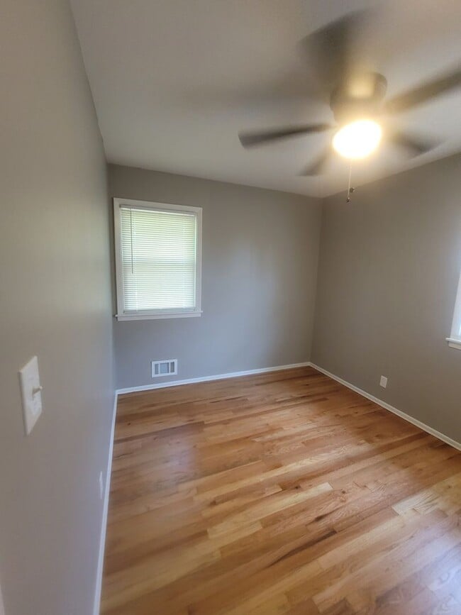 Building Photo - COMING SOON in the spring! - Large SF in North KC