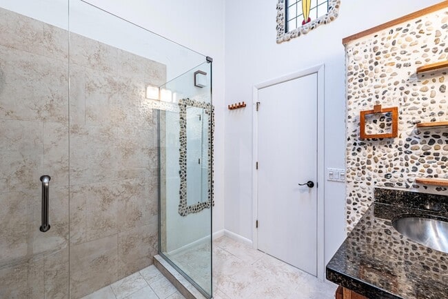 Building Photo - 2936 Florida Blvd