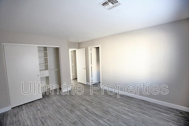 Building Photo - 12301 W Columbine Dr