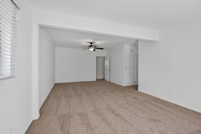 Building Photo - Wood Streets Home
