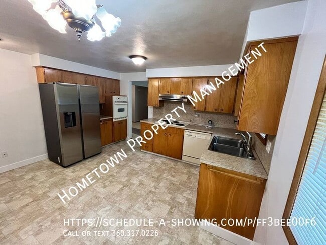 Building Photo - 3 Bedroom Rambler Available now!!