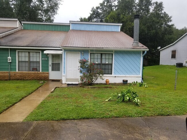 Building Photo - B3986