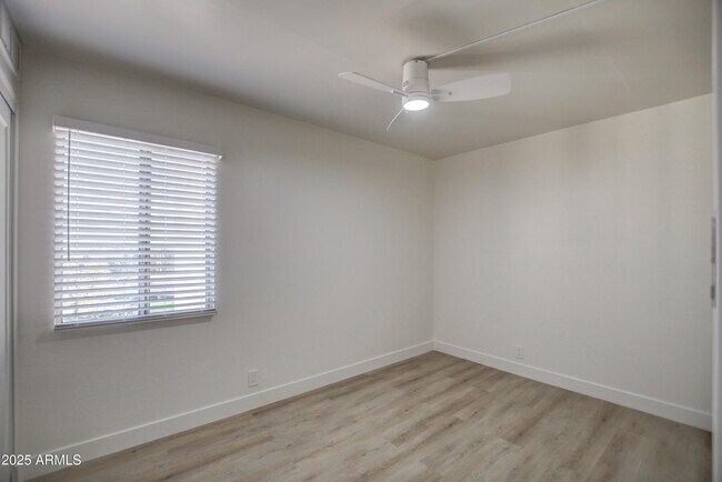 Building Photo - 7920 E Camelback Rd